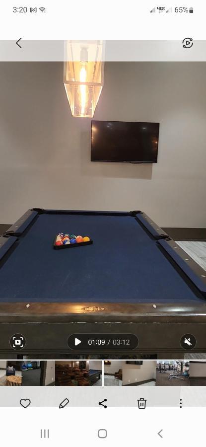 The Pearl At Houston, Tx Medical Center. Modern Glam 1-br W/pool And Gym Apartment